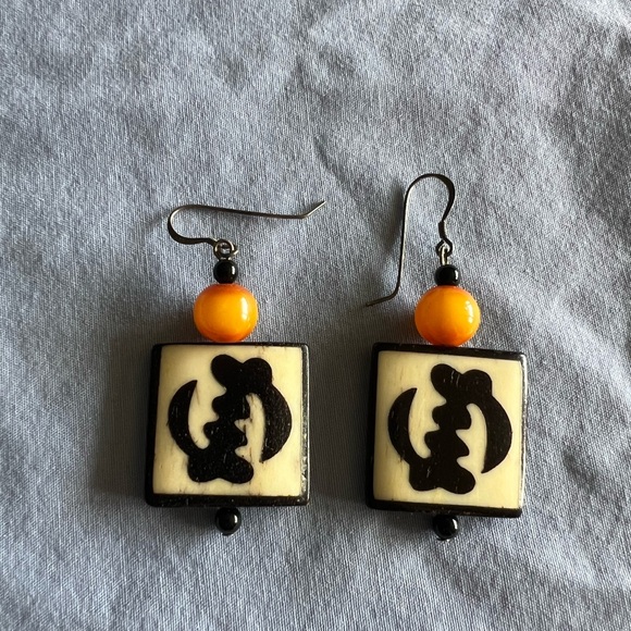 Elegant Black and Orange Earrings - Picture 1 of 1